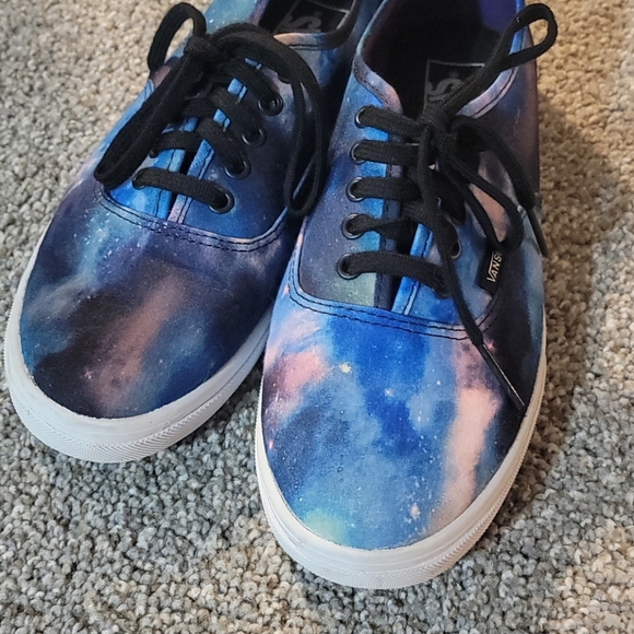 Space Vans - Picture 3 of 7